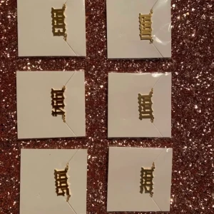 Åratals halsband - Finns från 1980-2007 😊