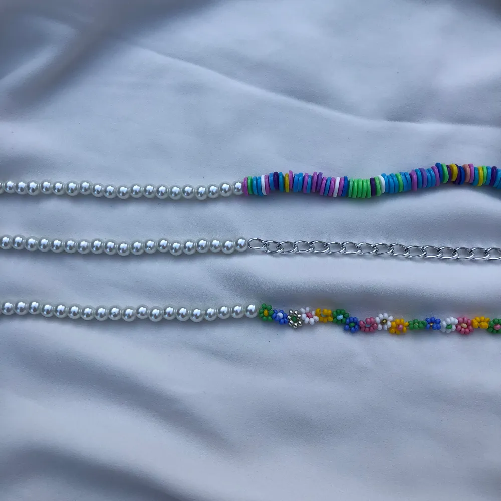 NU finns detta unika halsband till salu! Kostar 120kr (inkl frakt) Följ min Instagram för mer fina smycken @alvasellout💛💛💛. Accessoarer.