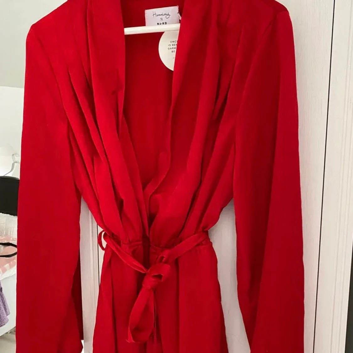 Röd jumpsuit i siden - 90