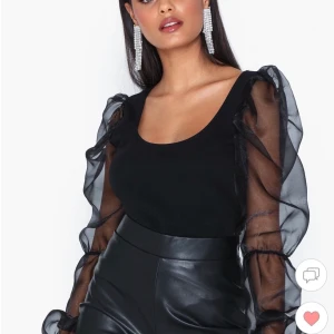 Tröja från nelly - Storlek M, med prislapp. Säljer pga fel storlek 