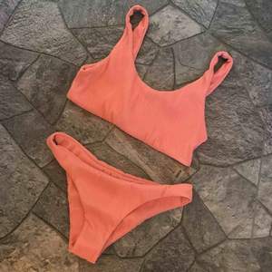 Fin oanvänd bikini från shein  Endast testad och tvättad Storlek m Typ aprikos/rosa i färgen 
