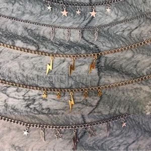 Halsband  - Säljer alla dessa halsband ! De kostar 109 kr styck plus frakt 15 kr! Betala via swish! 🌈💖