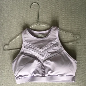 Sport-bh  - Fin lila sport-bh/ sporttopp. Storlek S