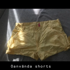 Shorts storlek M - Shorts stl M