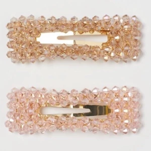 Hårspännen - Stora hårspännen, 7,5cm. Måste dubbelkolla frakt, kan evetuellt bli 11kr.