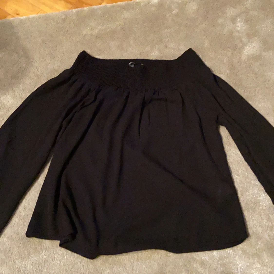 Fest topp off shoulder