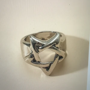 Ring - Går att köpa från och med 29 dec!