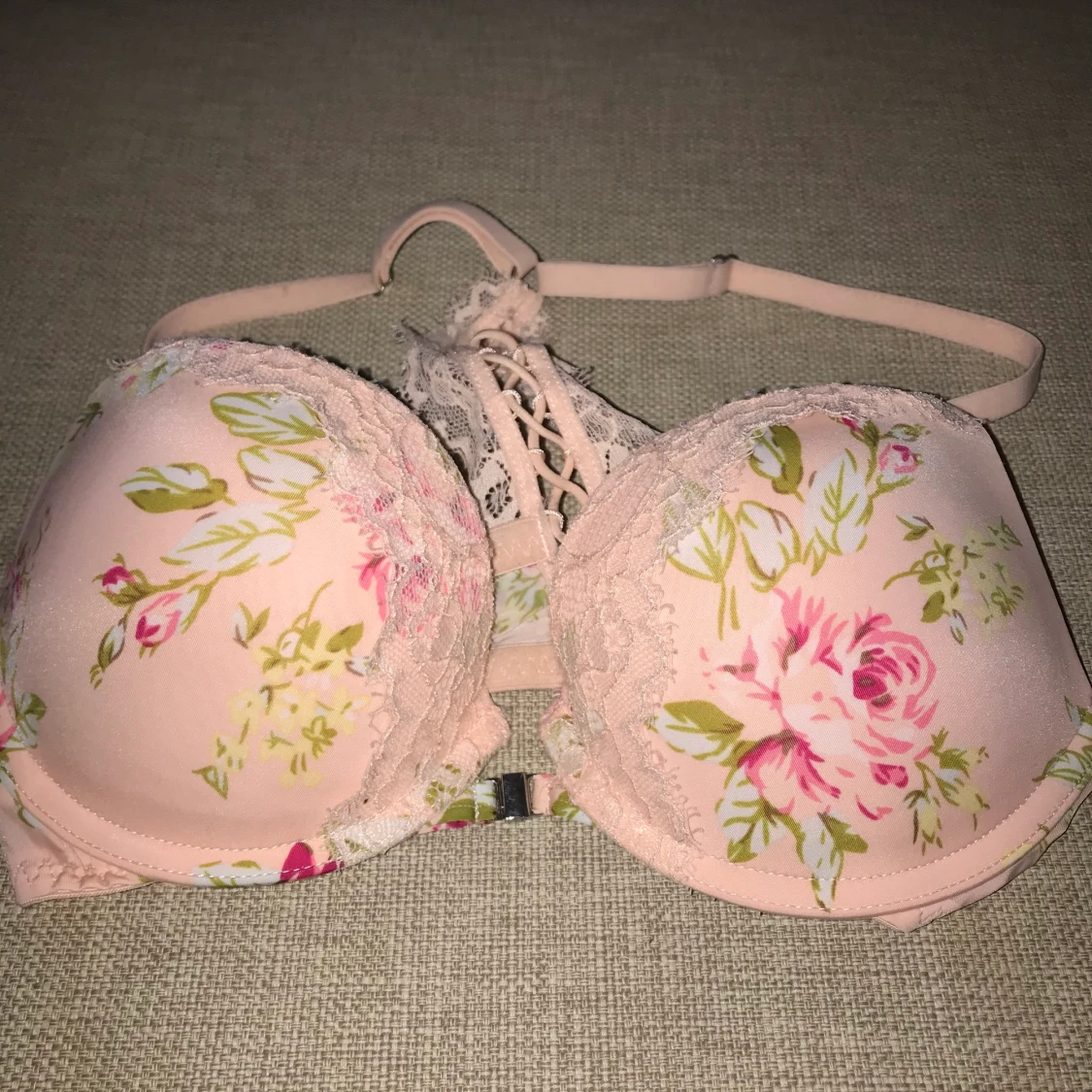 Bh i rosa blommor med snör rygg. St 70B