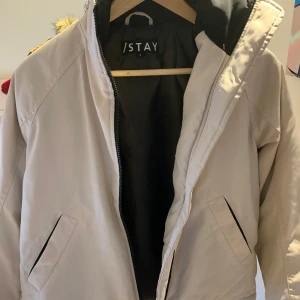 Stay, jacka fr carlings - Din mellantjock vinterjacka vit 