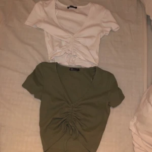 Toppar från Zara - Jätte fina toppar från Zara, Båda är i strl S💜 Köp båda för 80 eller en för 50kr!! Hör av dig till mig vid intresse eller frågor💜