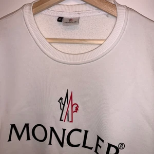 Moncler Sweatshirt - Bra skick