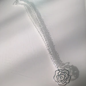  - Snyggt oanvänt halsband!