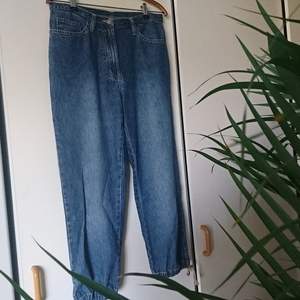 Mysiga jeans med snörning vid benslut, storlek 40