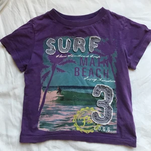 Fin babytee, stl 86/92 eller xs  - Jättesöt babytee i stl 86/92 men passar jättebra på mig som är stl XS, säljer för 50kr, plus frakt!