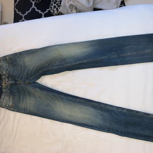 Tiger of sweden jeans  - Skit snygga jeans från Tiger of Sweden, helt oanvända, bara testat de några gånger. Säljer för de är för små. Ny pris: 1300. Ni får buda från 200!