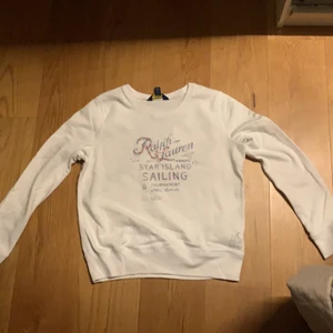 Sweatshirt  - Sweatshirt i bra skick 