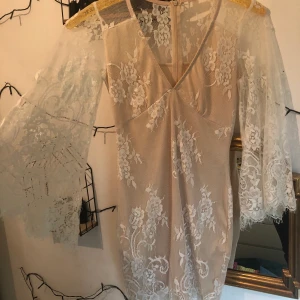 Klänning  - Hade Max 2 gånger på sig 