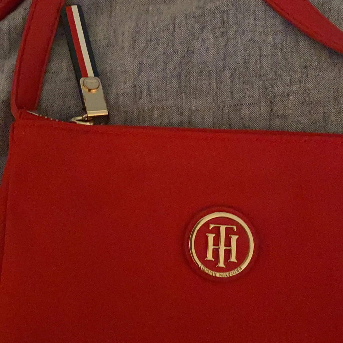 Tommy hilfiger väska - 91