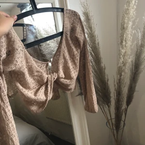 Topp - Skitsnygg topp, aldrig använd endast testad