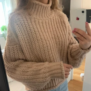 Stickad tröja - Så fin stickad tröja från H&M, knappt använd! Ljusrosa färg. Strl S. 