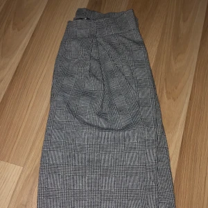 Kostymbyxor  - Skit snygga kostymbyxor från lager 157. Nästan aldrig använda. Storlek xs/s 