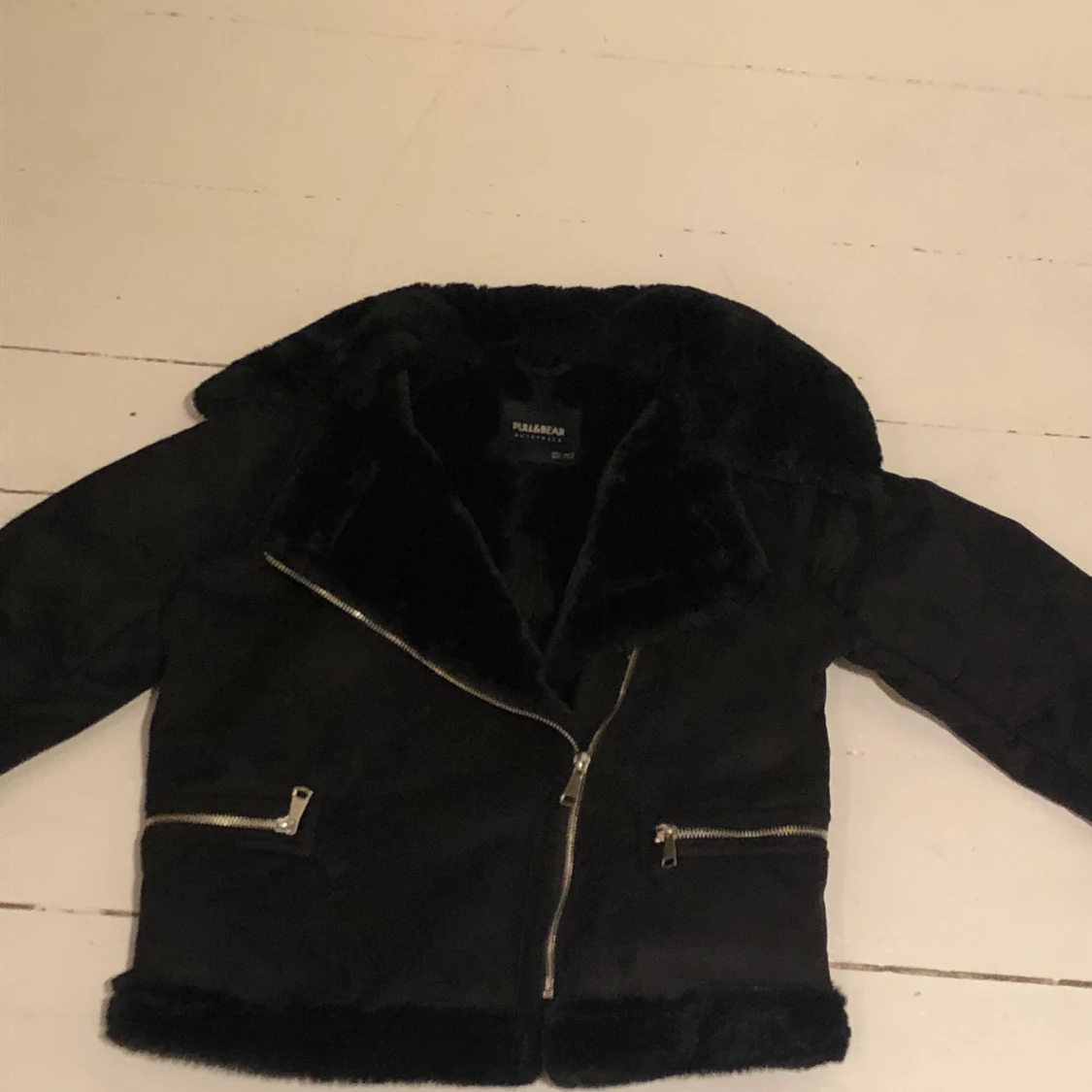 Svart jacka från pull & bear💞