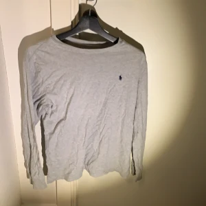 Ralph lauren  - Ralph Lauren tröja barnstorlek L bra skick inga fläckar ÄKTA