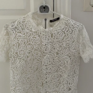 Spetstopp  - Fin spetstopp från zara, i storlek s 