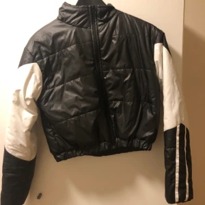 Jacka - Använd men i skick som ny. Storlek XS/S