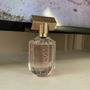 The scent parfym  - Något använd, inkl frakt 