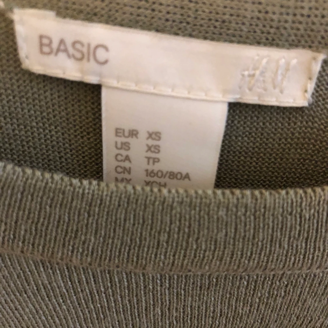 Grön tunnstickad t-shirt - 91