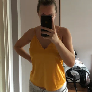 linne - superfint linne med lite lägre rygg i storlek xs, använd endast ett fåtal gånger. 