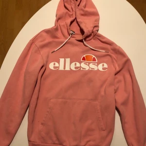 Ellesse Hoodie - Frakt tillkommer