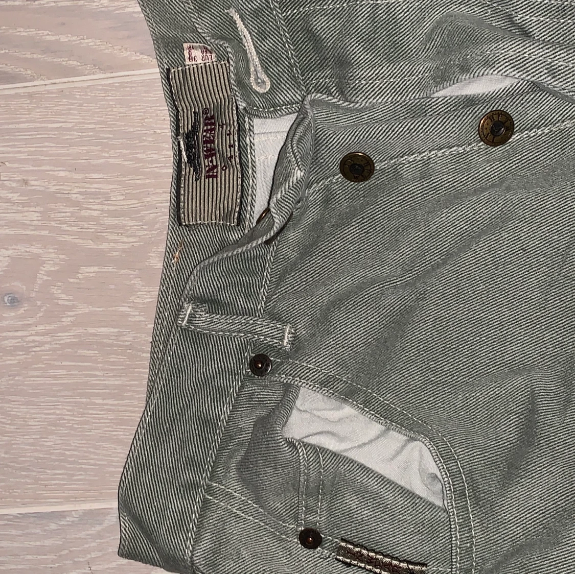 Grönaktiga jeans - 91