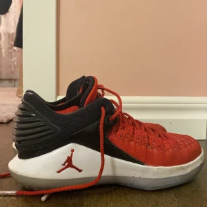 Pris 400kr storlek 38. - Dom är jätte bra! Ganska nya! Sköna!