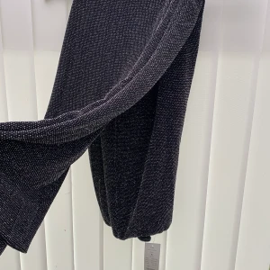 Glittriga byxor - Helt oanvända med lappen kvar. Formar rumpan supersnyggt!