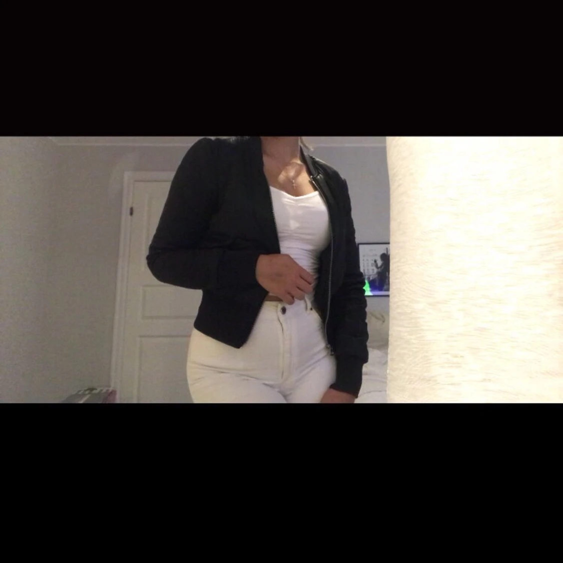 Fin svart bomberjacka från H&M. Använd fåtal gånger - 90