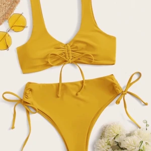 Bikini, strl S - Bikinin är aldrig använd endast testad (nyskick), stor i storleken så skulle nog snarare säga att den passar strl S/M