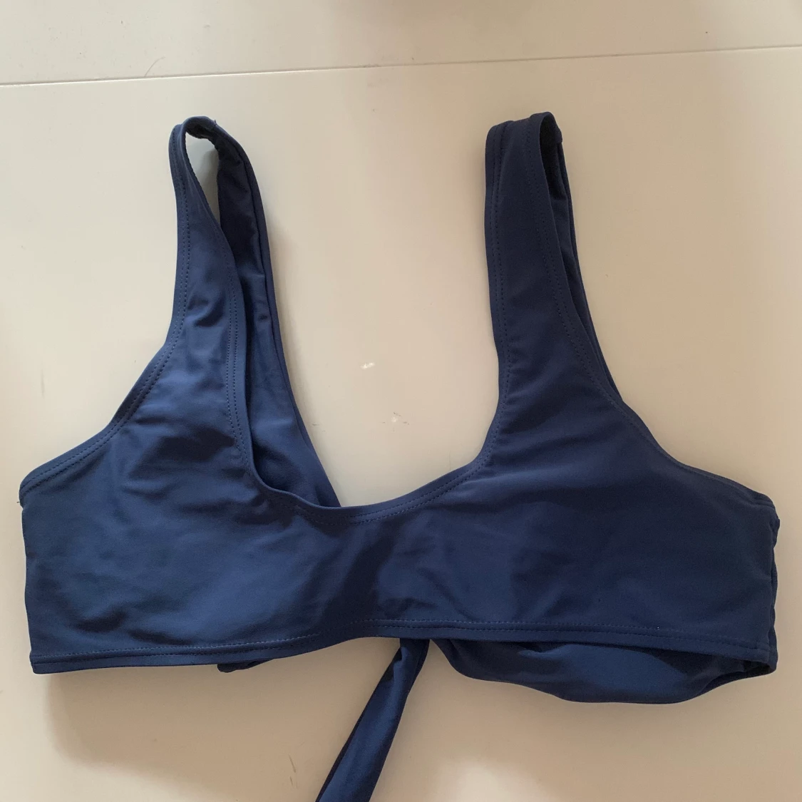 Marinblå bikini från Shein med knyte - 91