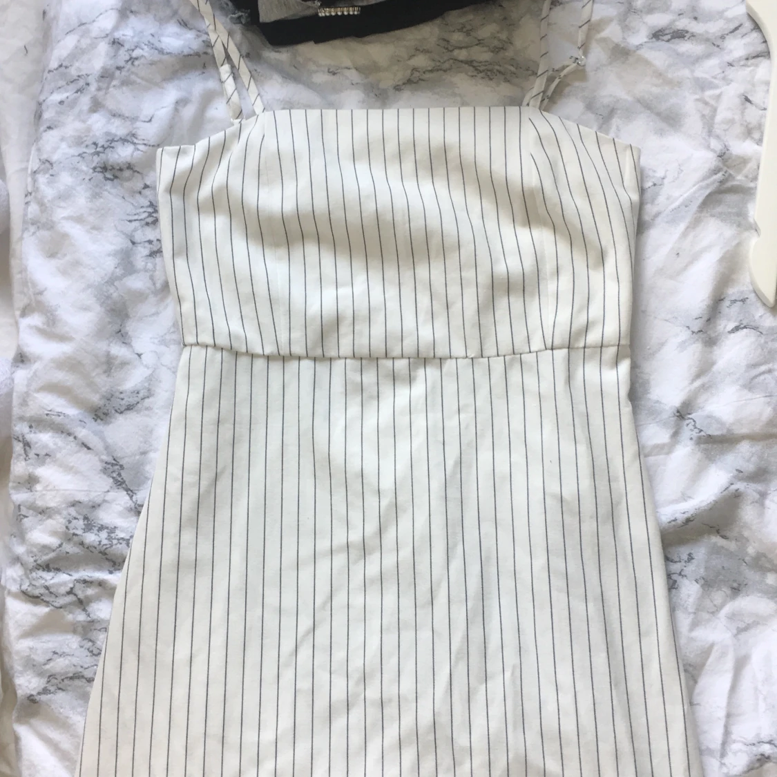 Vit randig klänning pull&bear - 90