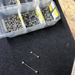 Smycken - piercing  - Fina smycken från företaget Laboro: piercingar i mängder. Välj vilken slags piercing och tillbehör. Skicka gjärna frågor😊