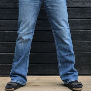 Levi’s - Fungerar både för man och kvinna. Storlek 38
