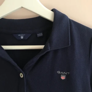 GANT klänning - Snygg klänning från märket GANT i storlek 146-152 (men passar större) 