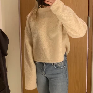 Teddy sweater - Aldrig använd, endast testad.