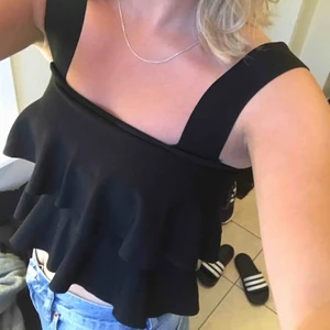  - Jättesöt tröja från zara! Aldrig använd! Ni står för frakten 