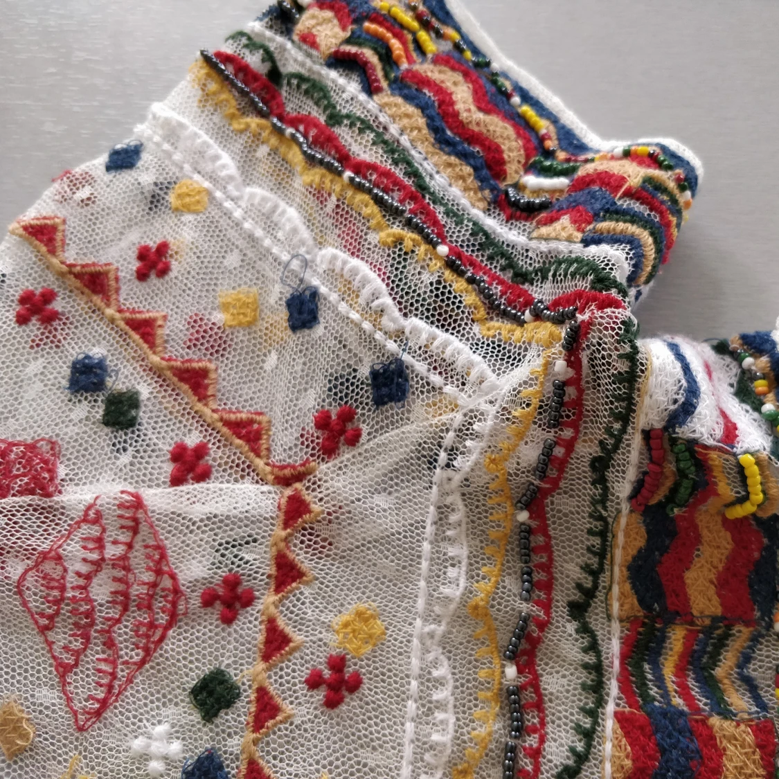 Pärlbroderad topp med tyll - 91