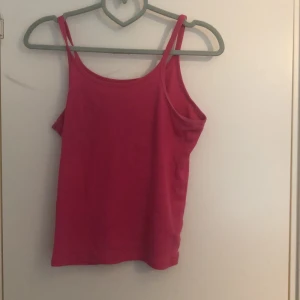 Line  - Ett rosa line i storleken S