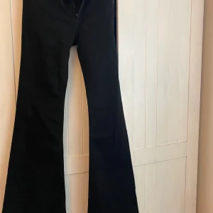 Flare jeans, bootcut jeans - Crocker jeans som inte säljs längre, modellen Pow flare, aldrig använda i strl 29/34