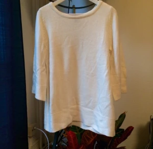  - Finstickad, vit tröja från hm. Ord. Pris 299kr