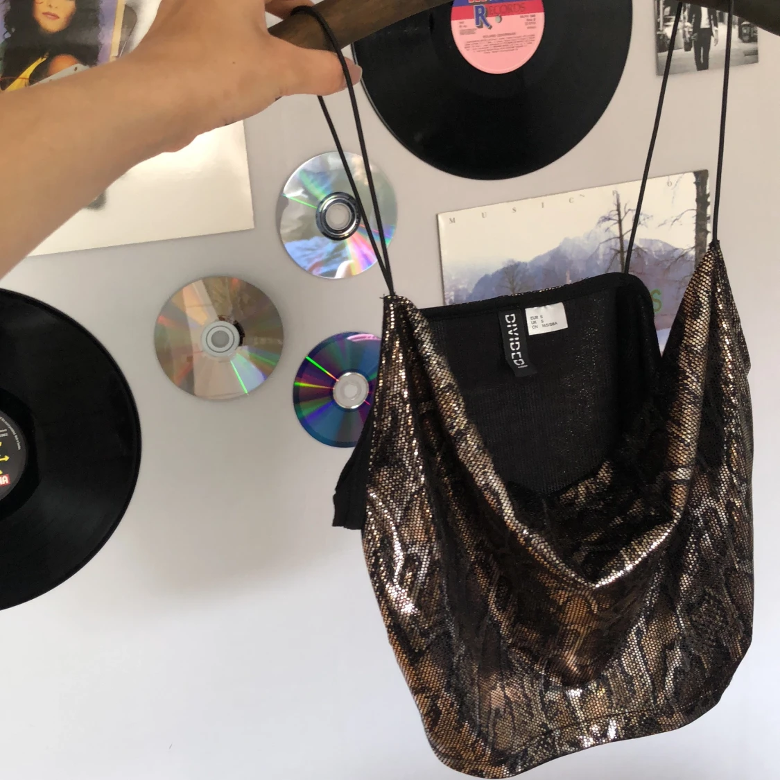 Glittrig leopard topp från hm - 90